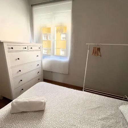 Puertu Chicu Con Plaza De Garaje Privada Llanes
