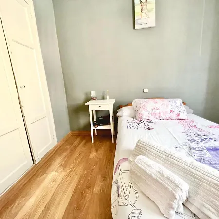Puertu Chicu Con Plaza De Garaje Privada *