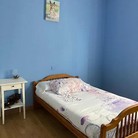 Puertu Chicu Con Plaza De Garaje Privada